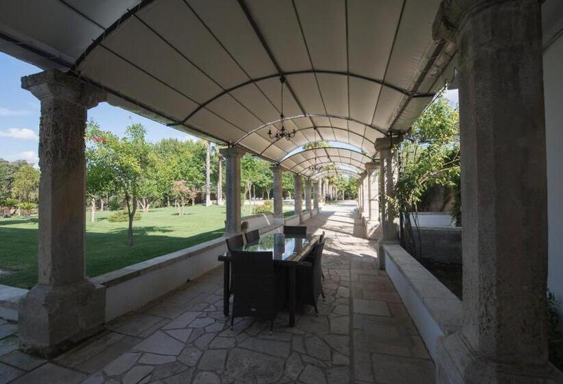 Люкс Вид на Бассейн, Parco Degli Aranci