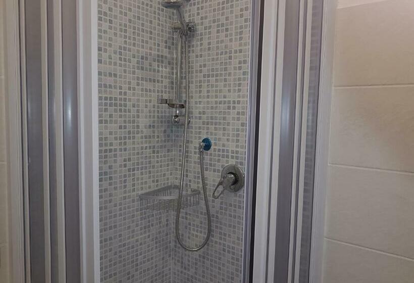 اتاق لوکس با بالکن, B&b Napoli Storica