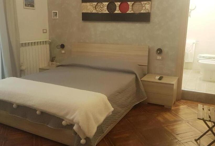 اتاق لوکس با بالکن, B&b Napoli Storica