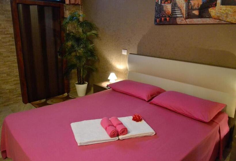 اتاق استاندارد چهار تخته, Affittacamere La Tavernetta