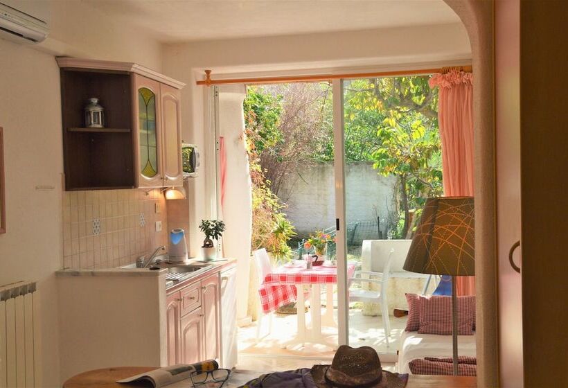 Апартаменты Комфорт 1 Спальня, Ravino Secret Retreat