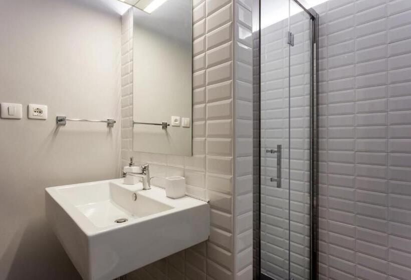اتاق استاندارد سه نفره, Alcalà Living B&b