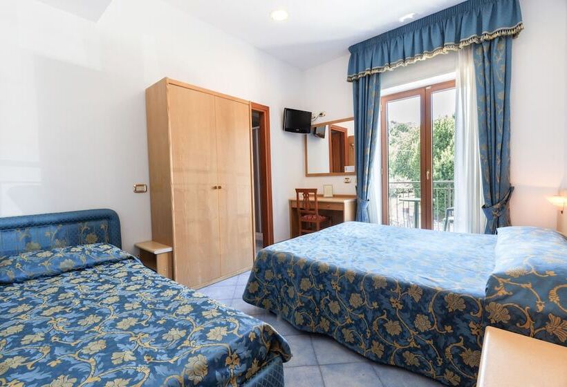 Quarto Triplo Estandar, La Pergoletta