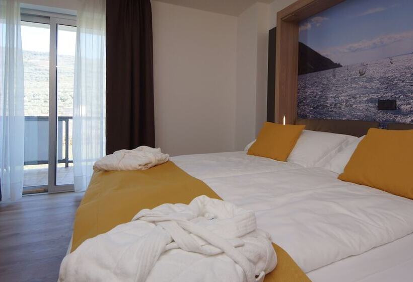 이코노미 룸, Ambassador Suite