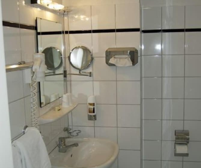Номер Стандарт, Rugs Hotel Düsseldorf