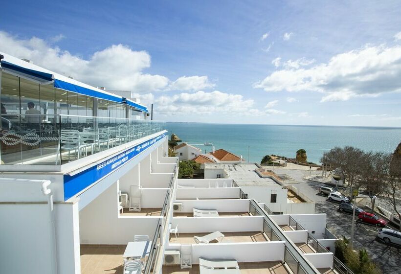 اتاق اساندارد با چشم‌انداز جانبی به دریا, Carvi Beach