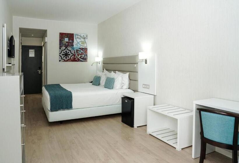 اتاق اساندارد با چشم‌انداز جانبی به دریا, Carvi Beach