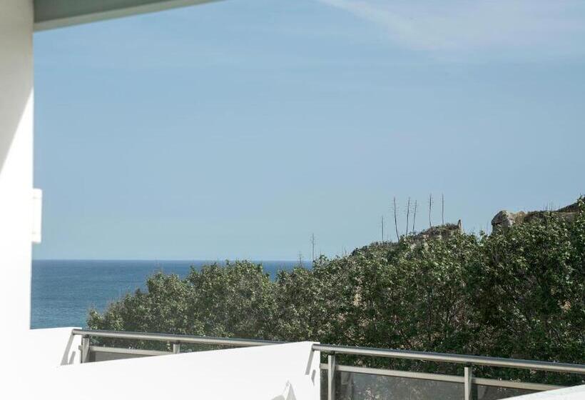 اتاق اساندارد با چشم‌انداز جانبی به دریا, Carvi Beach