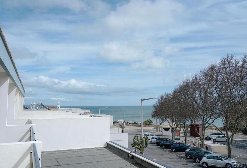 اتاق استاندارد سه نفره با چشم‌انداز کنار دریا, Carvi Beach