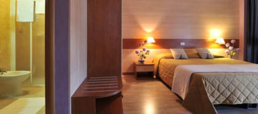 Quarto Estandar Individual, Centro Turistico Gardesano