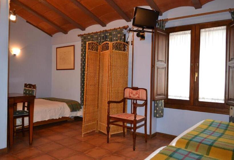 اتاق استاندارد چهار تخته, Hostal Santa Agueda