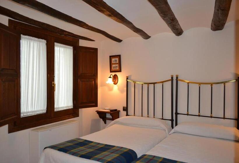 اتاق اکونومی, Hostal Santa Agueda