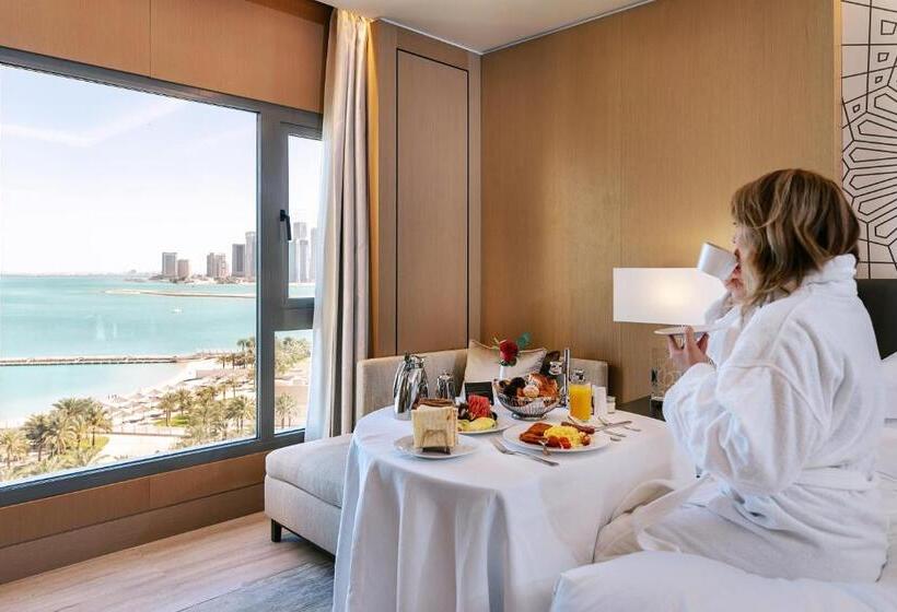 Habitación Club Vista Mar, Intercontinental Doha Beach & Spa, An Ihg