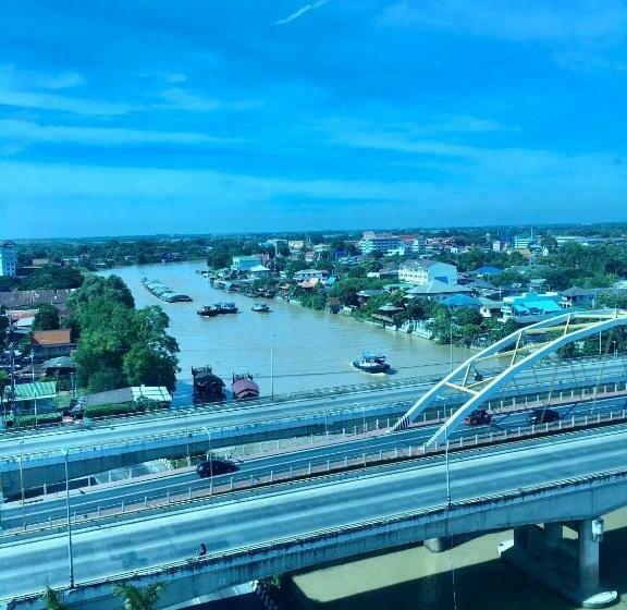 سوئیت با چشم‌انداز رودخانه, Krungsri River