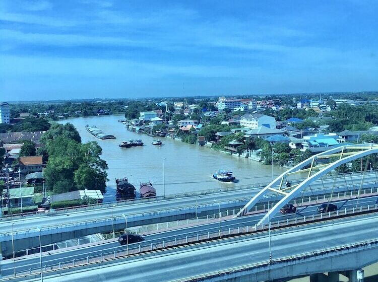 اتاق لوکس, Krungsri River