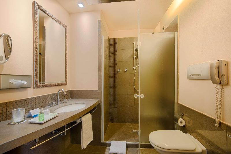 اتاق استاندارد یک نفره, NH Bergamo