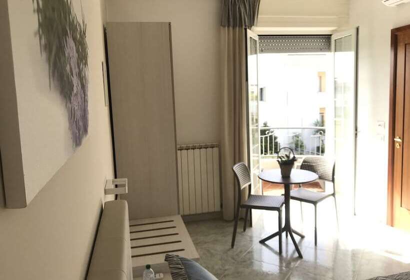 Номер Deluxe с Балконом, Innsud