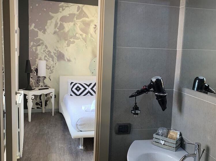 اتاق استاندارد سه نفره, B&b Albornoz