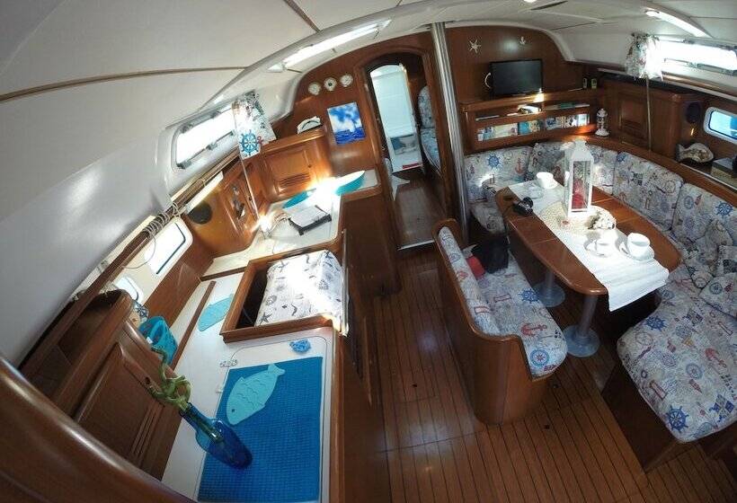 سوئیت دلوکس 3 خوابه, Yacht Suite   Marina Di Grosseto
