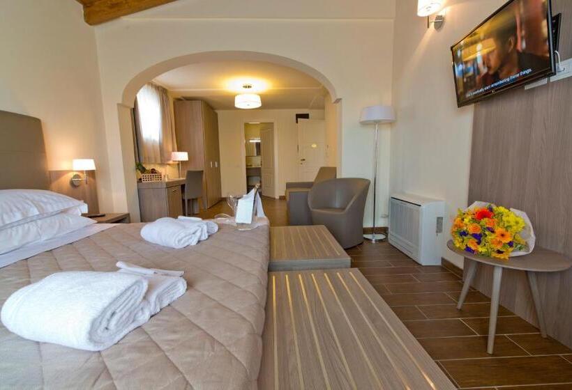 Четырехместный Номер Классик, Villa Carolina Resort
