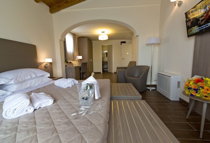 Четырехместный Номер Классик, Villa Carolina Resort