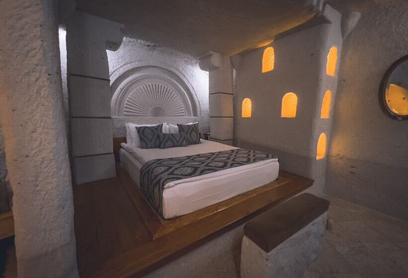 Номер Стандарт Трехместный, Local Cave House