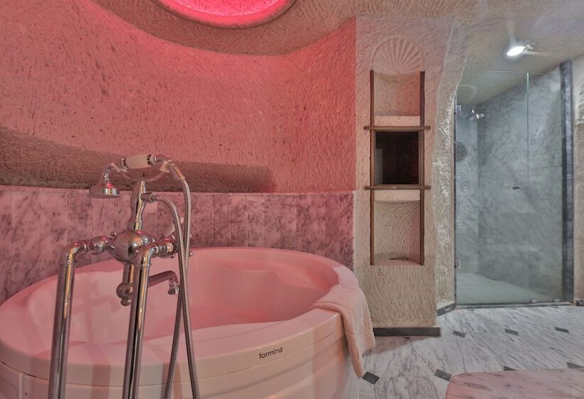 Family Suite, Local Cave House