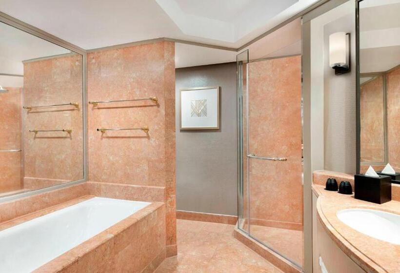 اتاق استاندارد با تخت بزرگ, Sheraton Imperial Kuala Lumpur