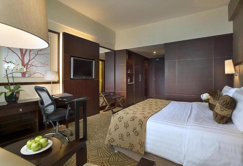 سوییت اجرایی, Celebrity International Grand