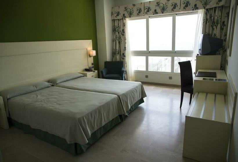 3 Bedroom Suite, Senator Águilas