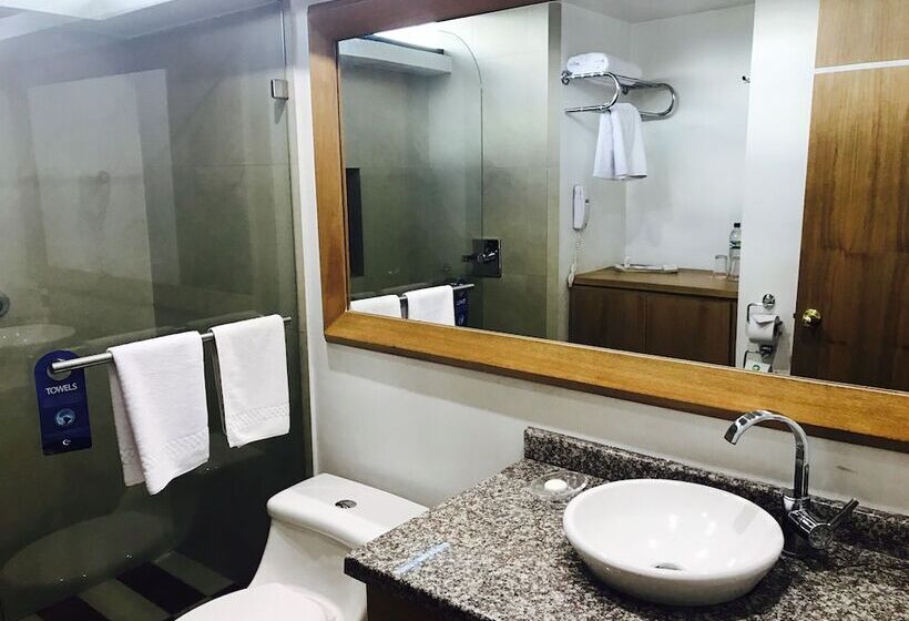 스탠다드 룸 더블 침대 2개, Wyndham Garden Quito