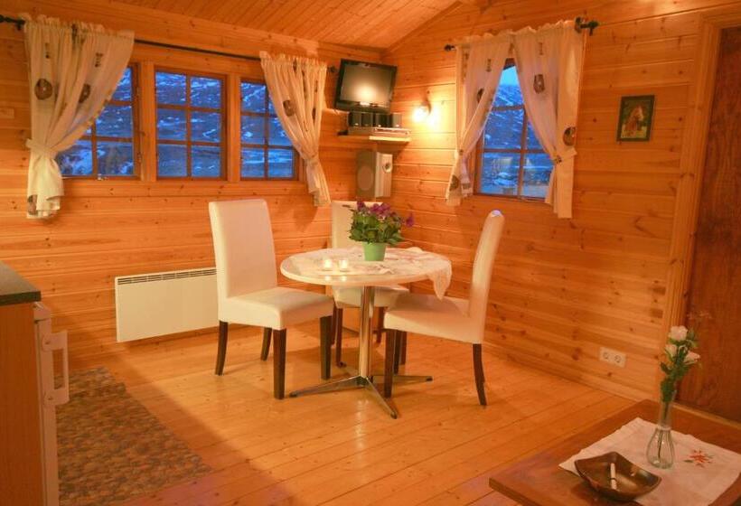 اتاق استاندارد با وان آب گرم, Sireksstadir Farm Holiday