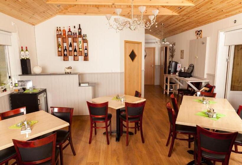 اتاق استاندارد با وان آب گرم, Sireksstadir Farm Holiday