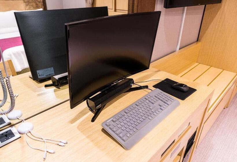 Номер Superior, Symphony