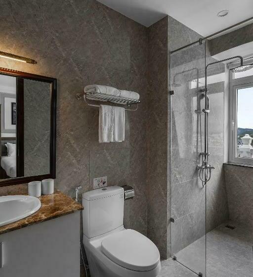 اتاق لوکس با چشم‌انداز شهر, New Life Hotel   Da Lat