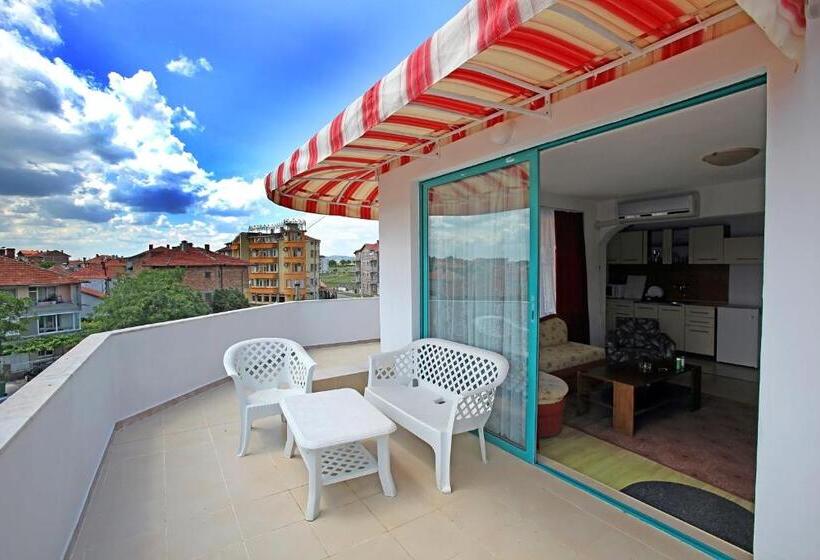 Апартаменты 3 Спальни, Ravda Bay Guest House