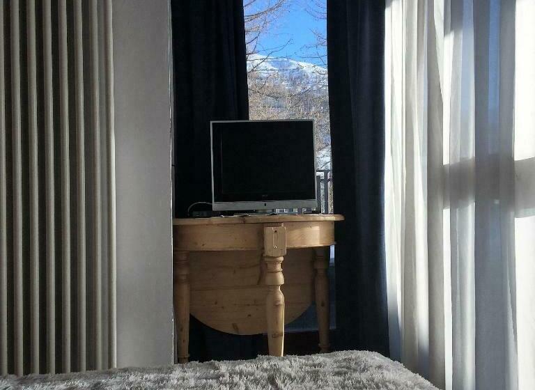 Quarto Estandar com Sacada, Chalet Weal
