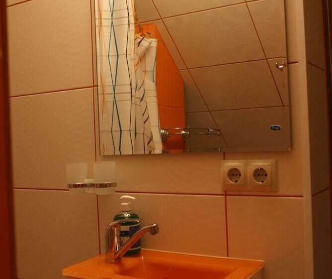 Семейный Номер, Vnukovo Hotel Moscow