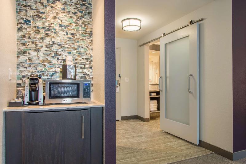 带大床的标准间, Hilton Garden Inn Memphis East Germantown, Tn