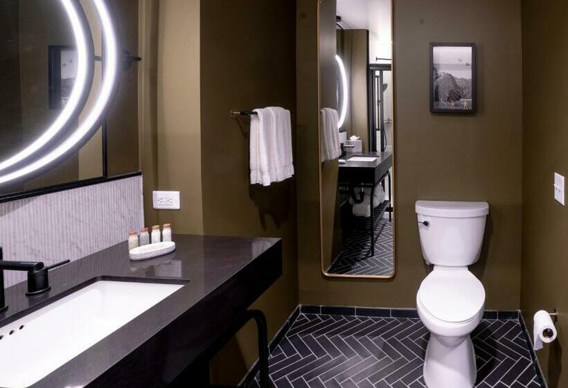 Quarto Estandar Cama King, Indigo   Columbus At Riverfront Place, An Ihg