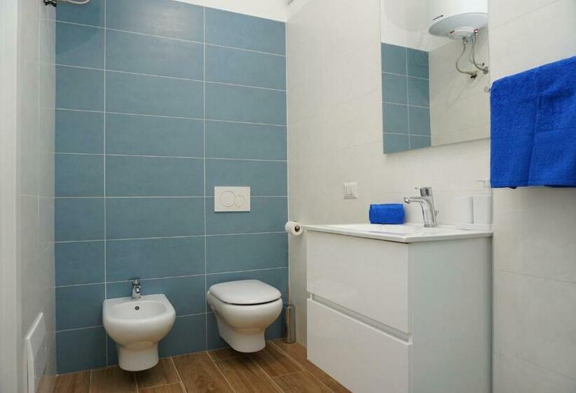 اتاق لوکس با بالکن, Apulia Rooms Bari