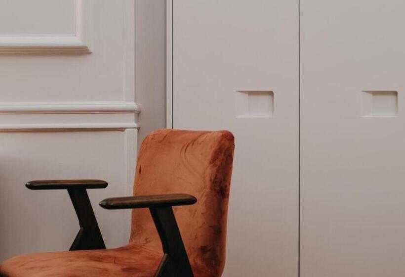 اتاق استاندارد با تخت بزرگ, The Bold Type Hotel, A Member Of Design Hotels