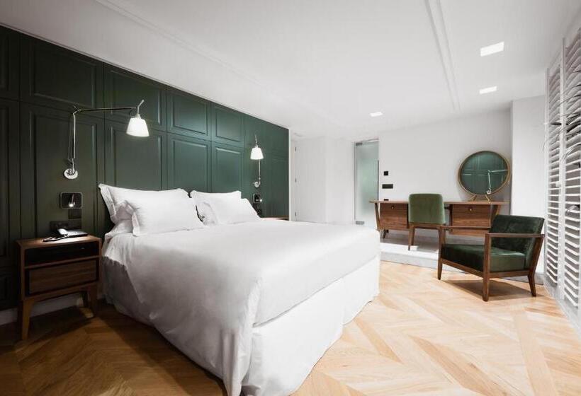 سوییت با چشم‌انداز باغ, The Bold Type Hotel, A Member Of Design Hotels
