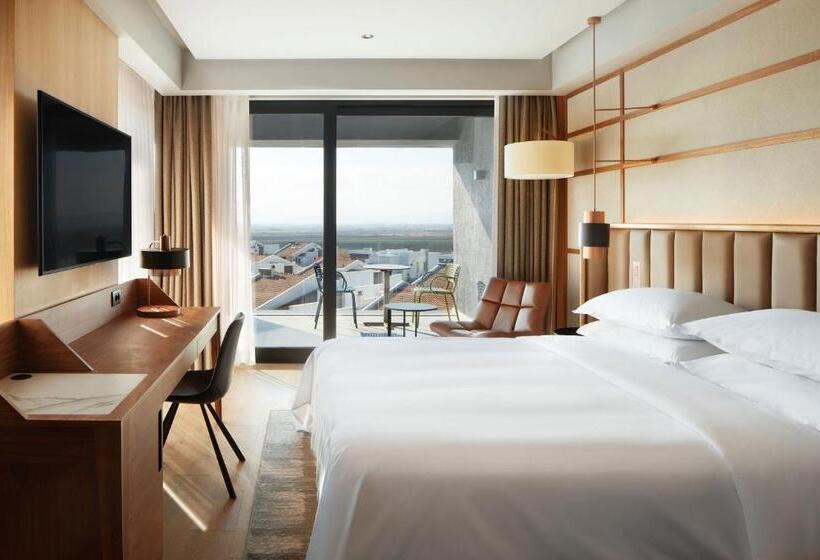 اتاق استاندارد با تخت بزرگ, Four Points By Sheraton Prishtina City