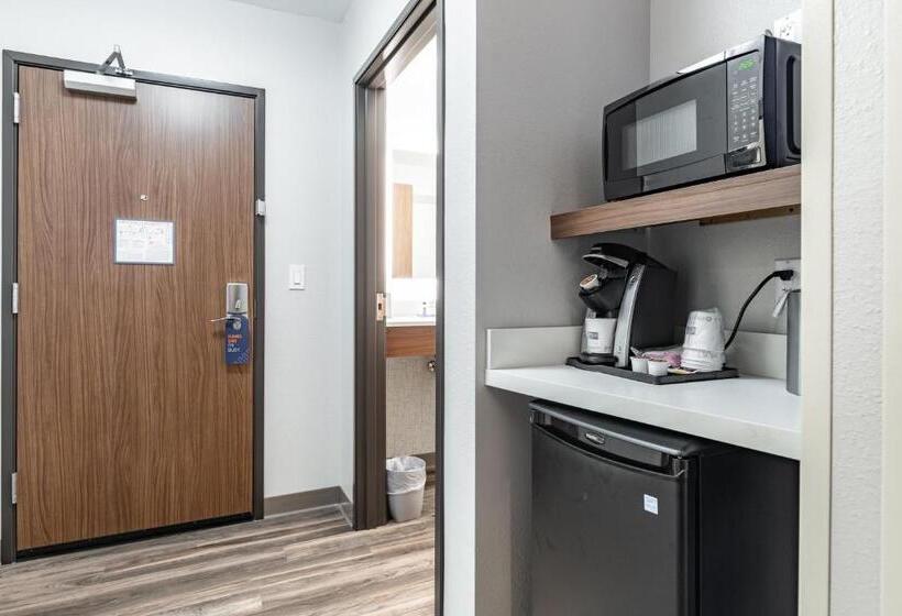 Люкс Адаптированный для Инвалидов, Holiday Inn Express & Suites   Moundsville, An Ihg