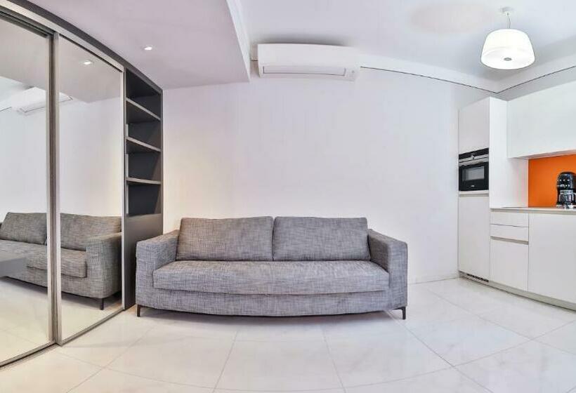 استودیوی استاندارد, Residenza Leca Colonna