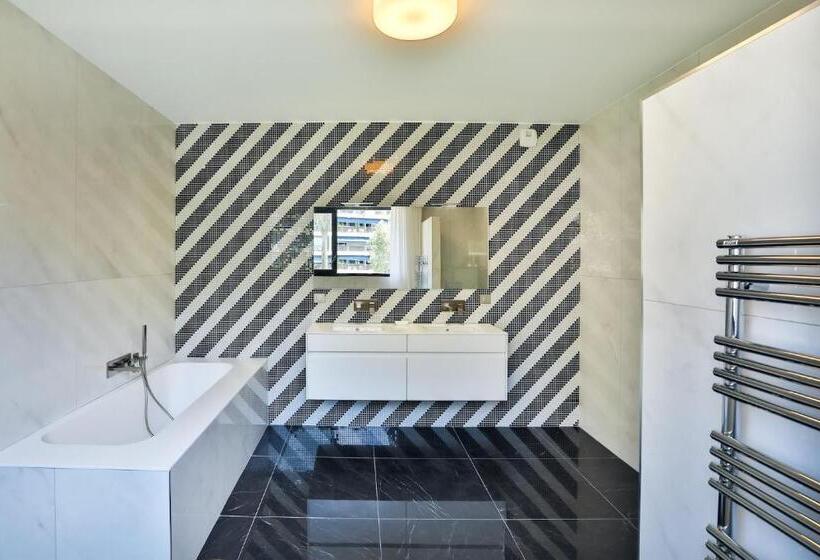 1 Bedroom Penthouse Apartment, Residenza Leca Colonna