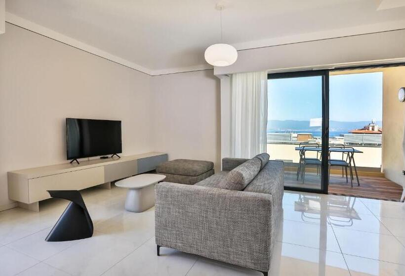 آپارتمان 1 خوابه با چشم‌انداز دریا, Residenza Leca Colonna