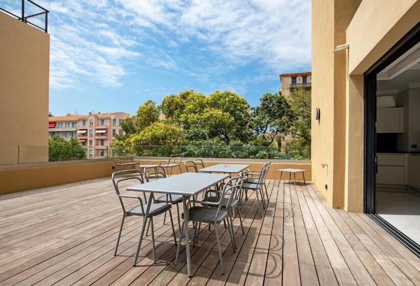 آپارتمان 1 خوابه با تراس, Residenza Leca Colonna