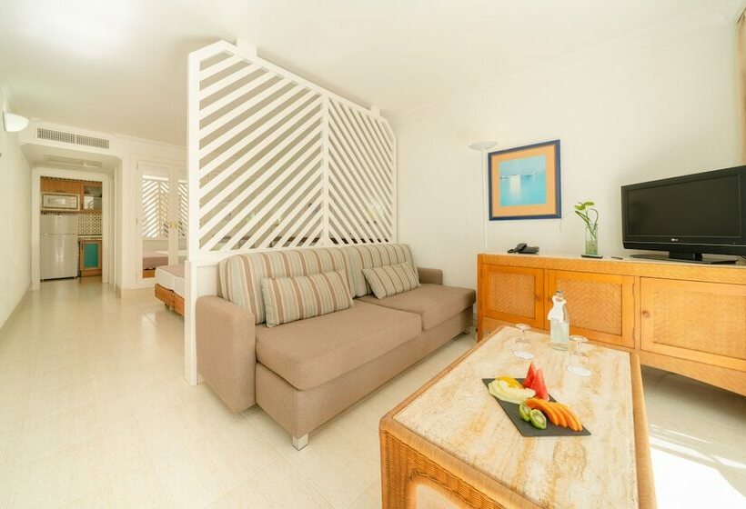 스탠다드 스튜디오, Plus Fariones Apartamentos
